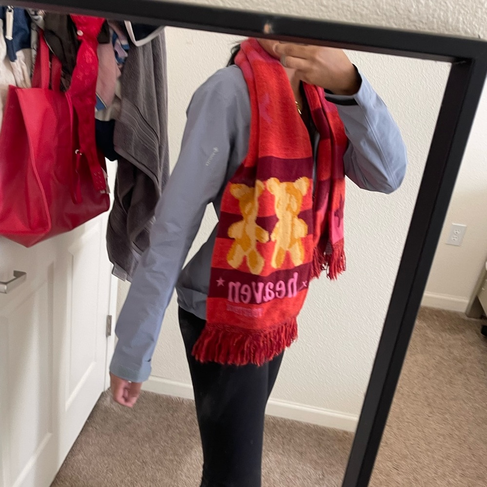 SOLD Heaven by Marc jacobs charm scarf 🧣 - Picture 4 of 7